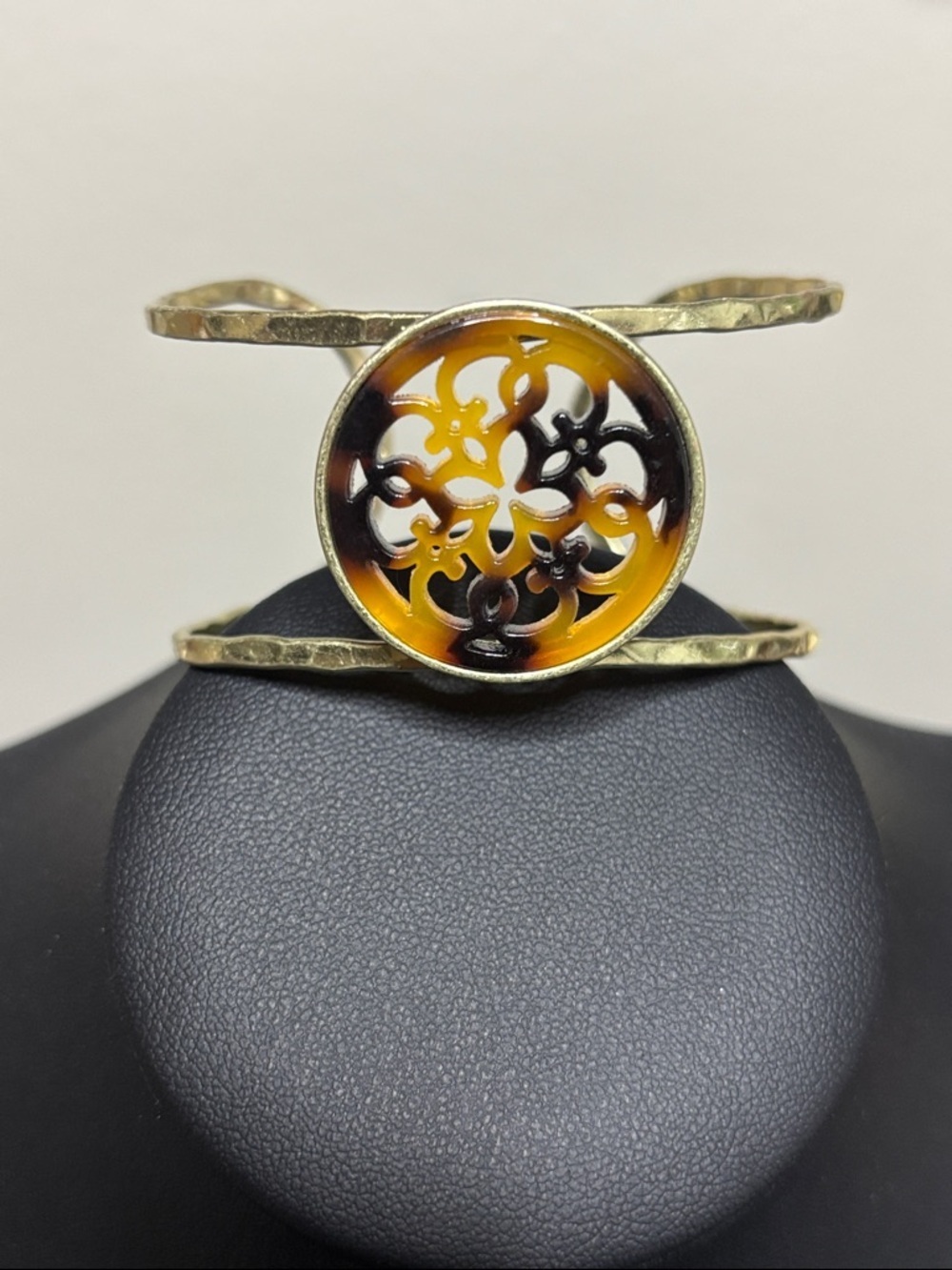 Resin Tortoise Pattern Gold Tone Cuff Bra Bracelet